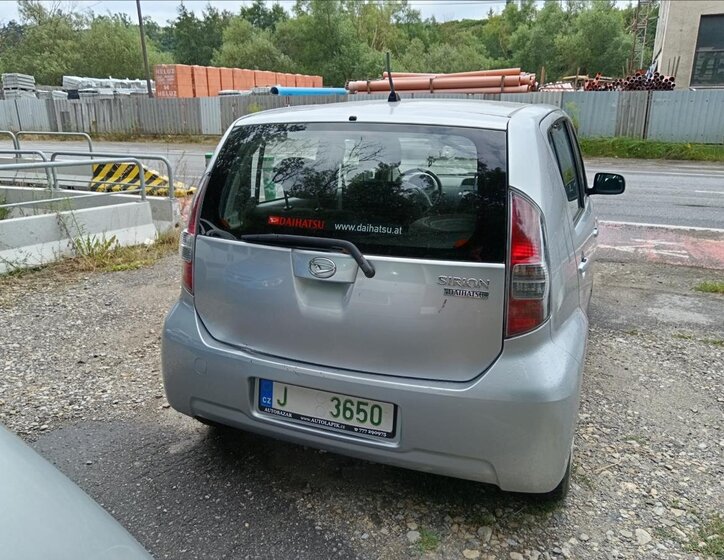 Daihatsu Sirion Hatchback 998,0 51 kw