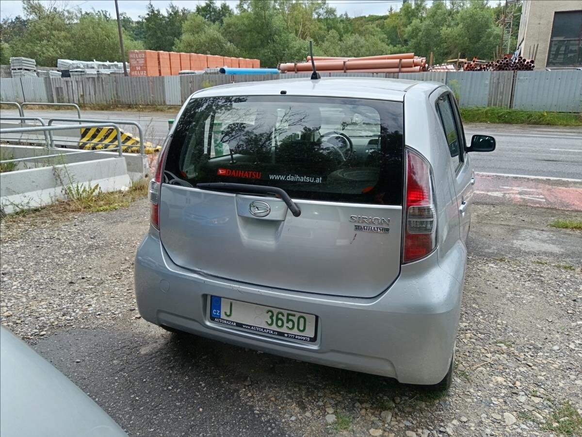 Daihatsu Sirion Hatchback 998,0 51 kw