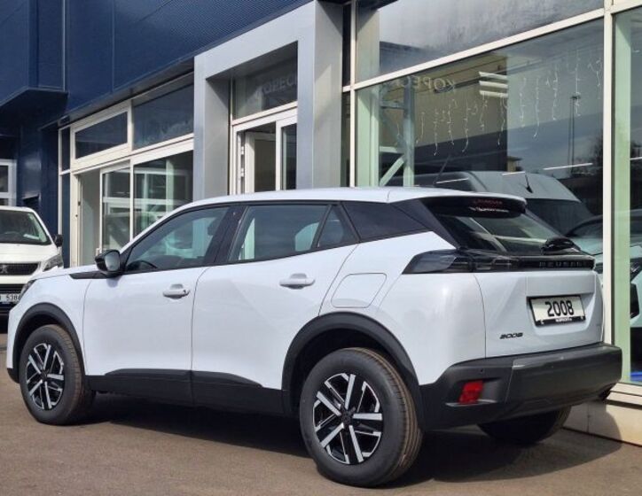 Peugeot 2008 4