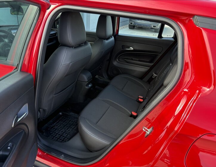 Jeep Avenger Sedan / Limuzína 1,2 l 74 kw