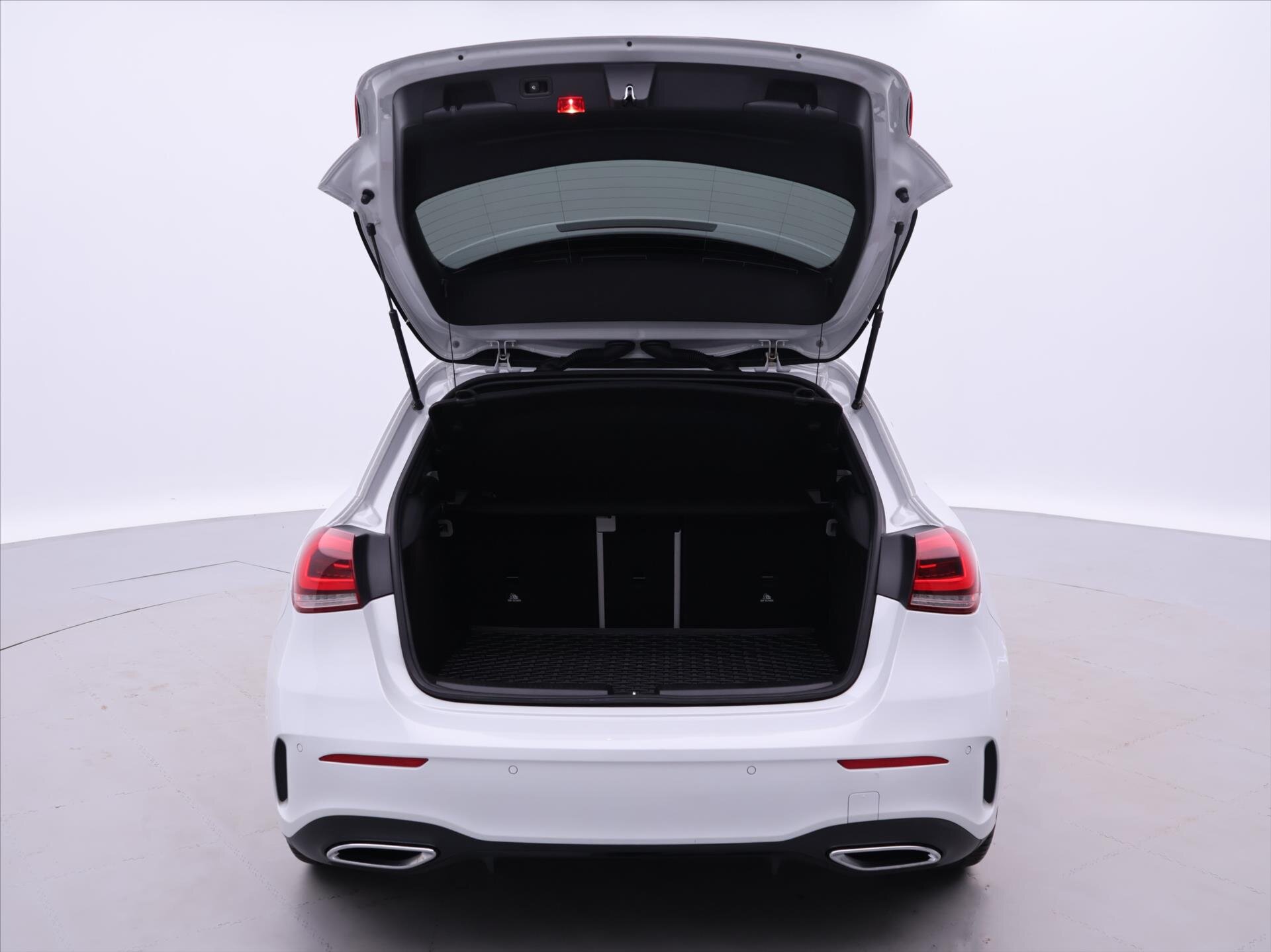 Mercedes-Benz Třídy A Hatchback 1,3 l 120 kw