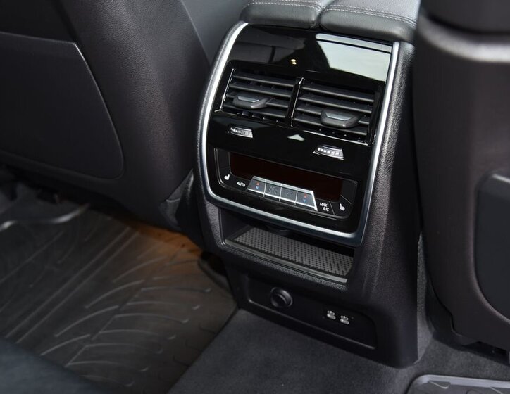 BMW X7 SUV / Terénní 3,0 l 195 kw