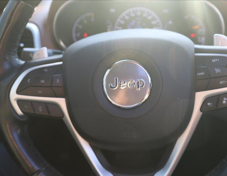 Jeep Grand Cherokee 24