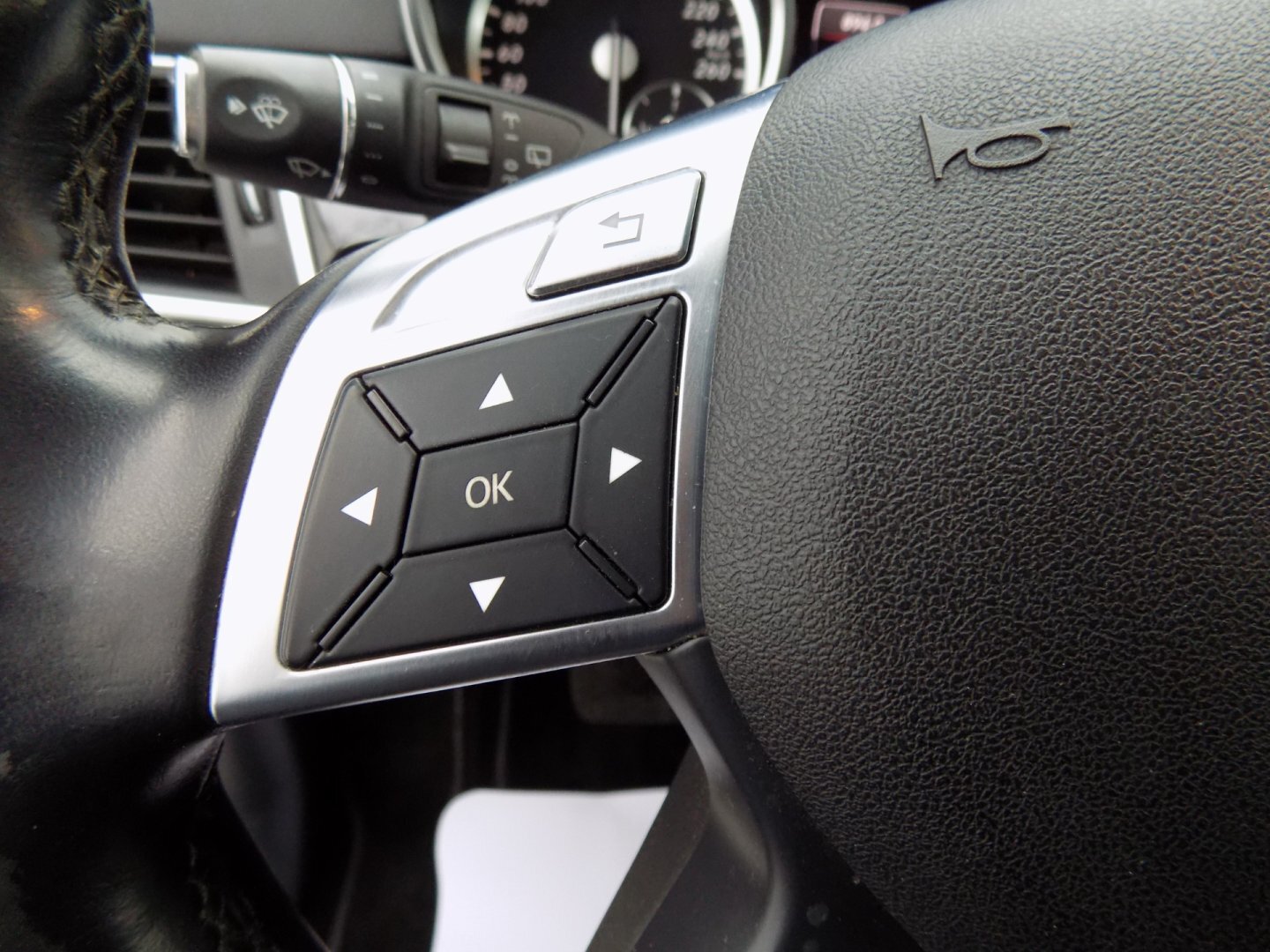 Mercedes-Benz GL SUV 4,7 l 320 kw