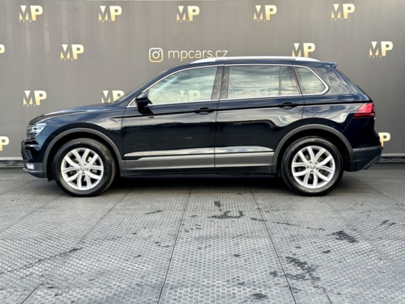Volkswagen Tiguan 8