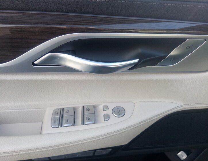 BMW Řada 7 Sedan / Limuzína 3,0 l 235 kw