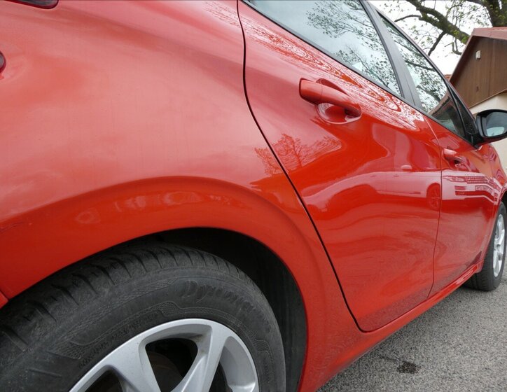 Peugeot 208 Hatchback 1,2 l 61 kw