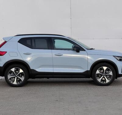 Volvo XC40 8