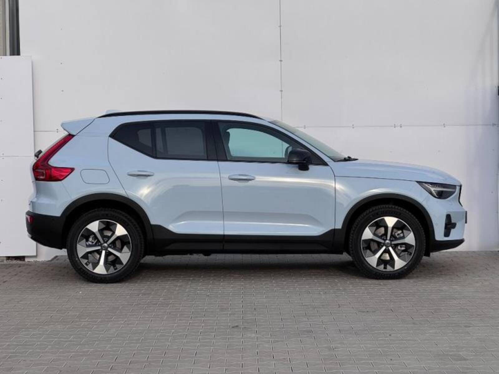 Volvo XC40 8