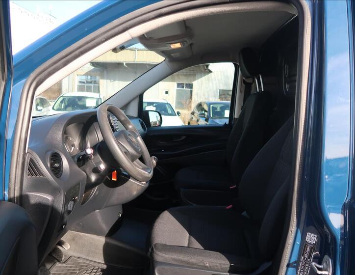 Mercedes-Benz Vito 12