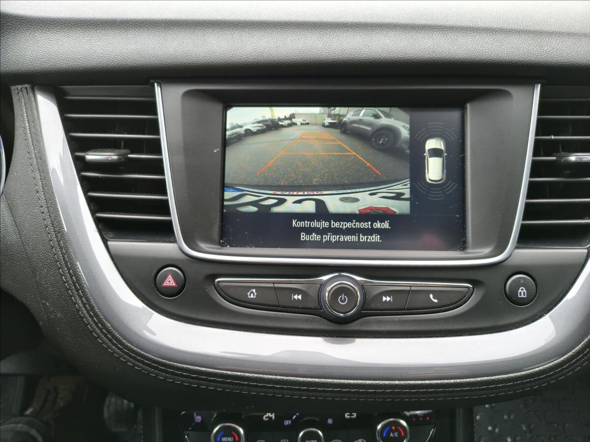 Opel Grandland SUV / Terénní 1,2 l 96 kw