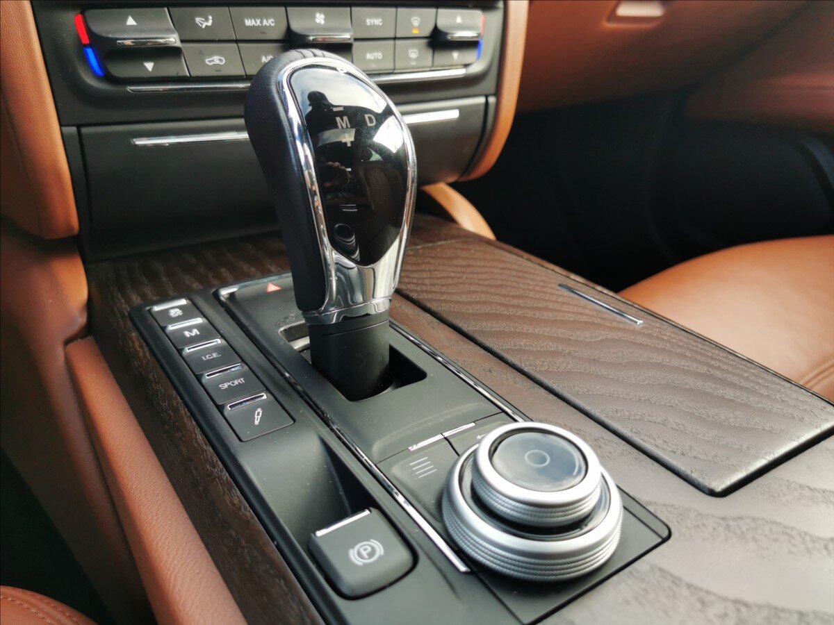 Maserati Quattroporte Sedan 3,0 l 202 kw