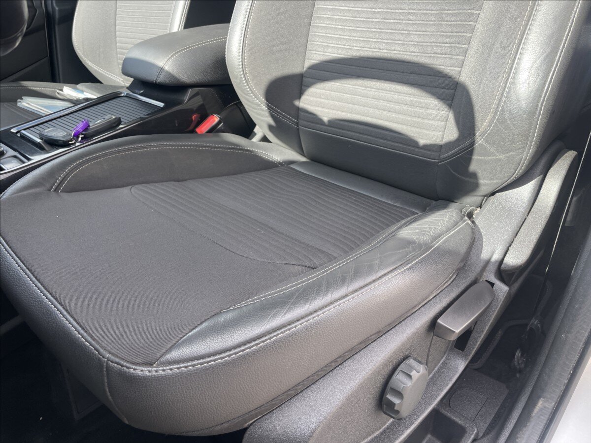 Ford Kuga SUV / Terénní 1,5 l 110 kw