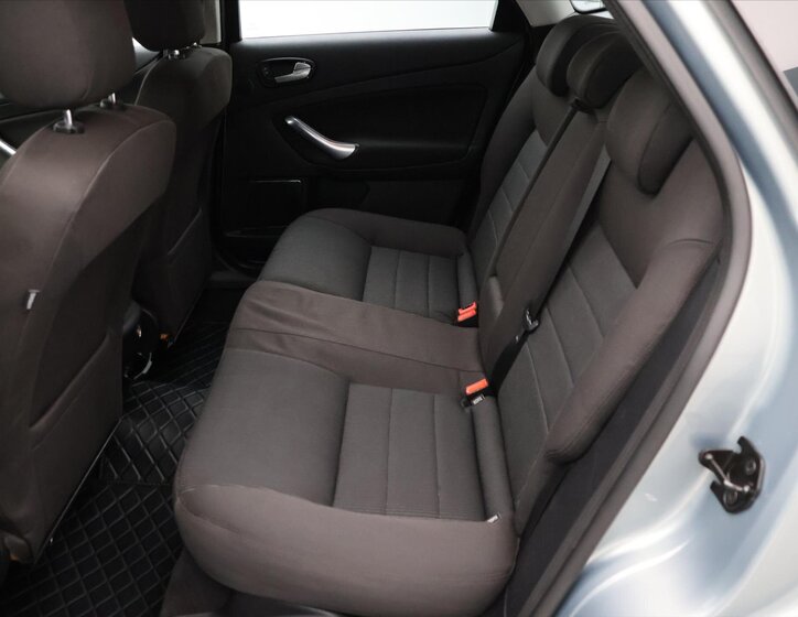 Ford Mondeo Liftback 2,0 l 103 kw