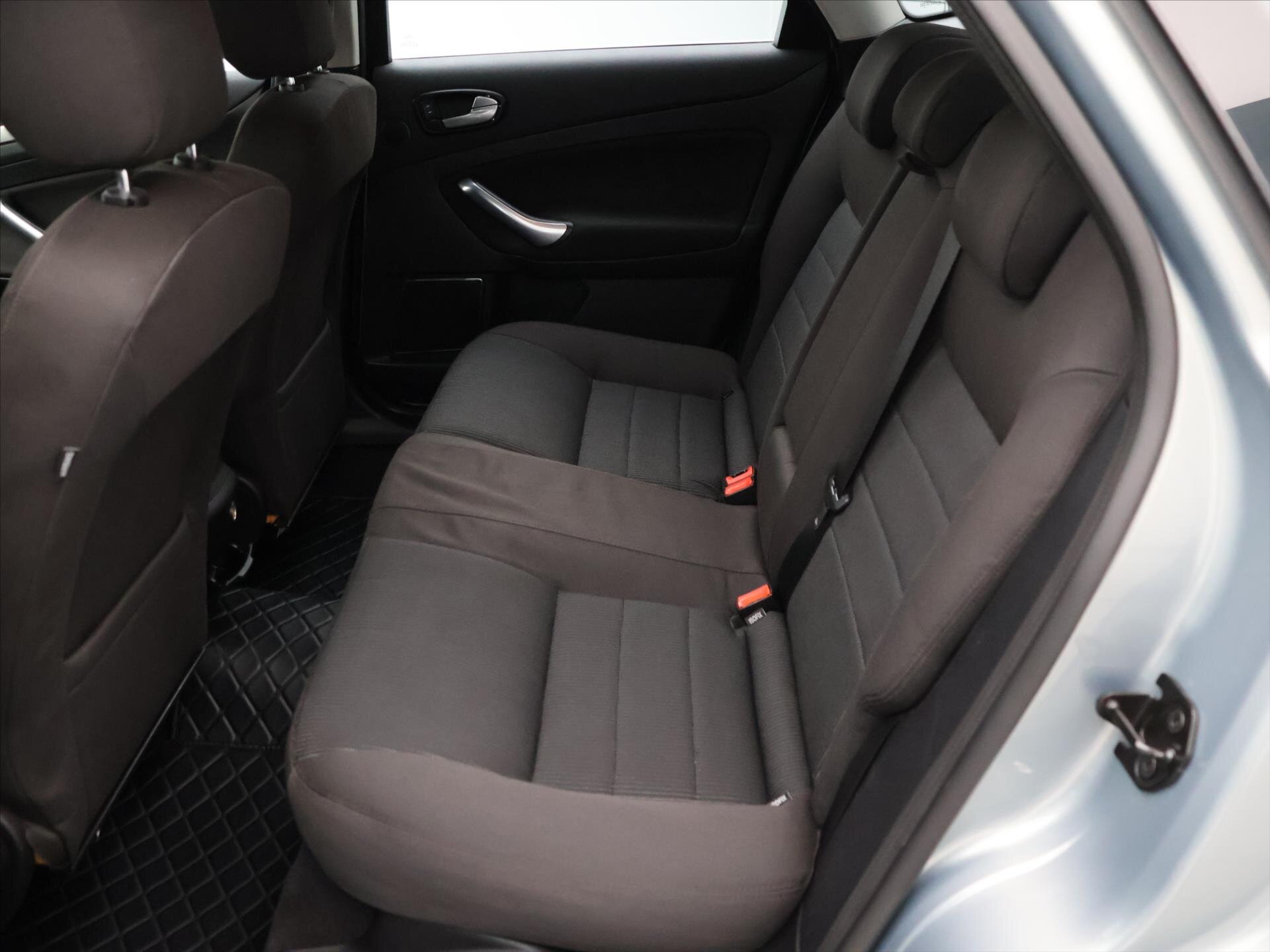 Ford Mondeo Liftback 2,0 l 103 kw