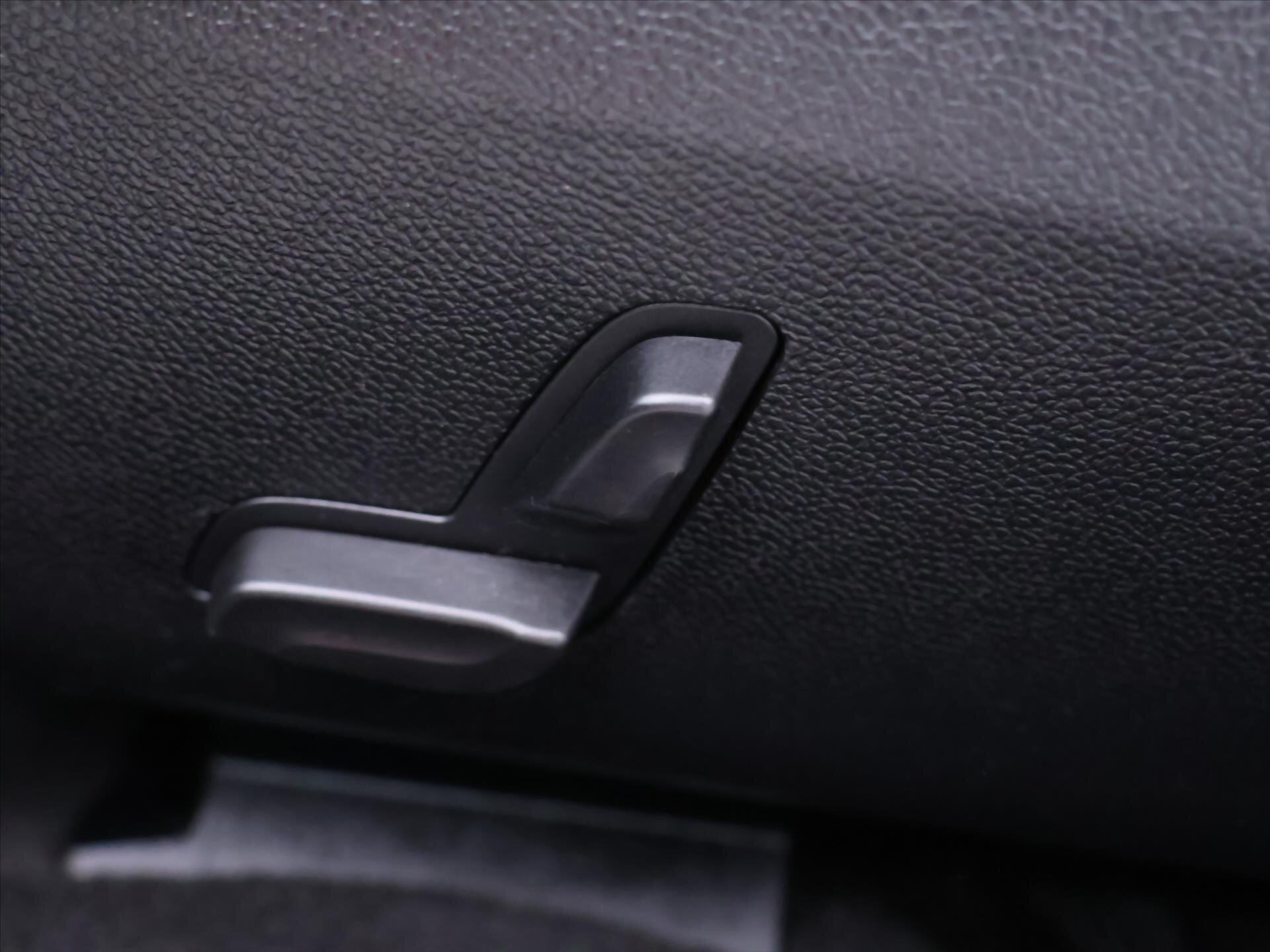 Mercedes-Benz Třídy E Sedan 3,5 l 215 kw