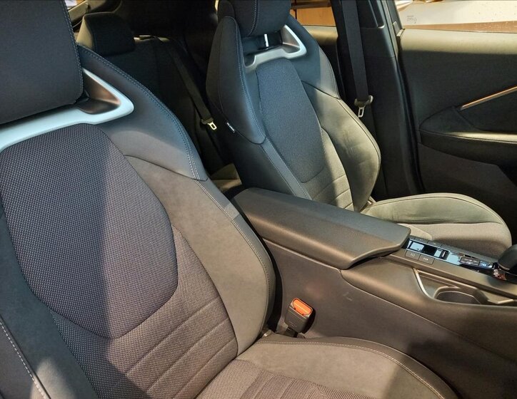 Toyota C-HR Hatchback 2,0 l 112 kw