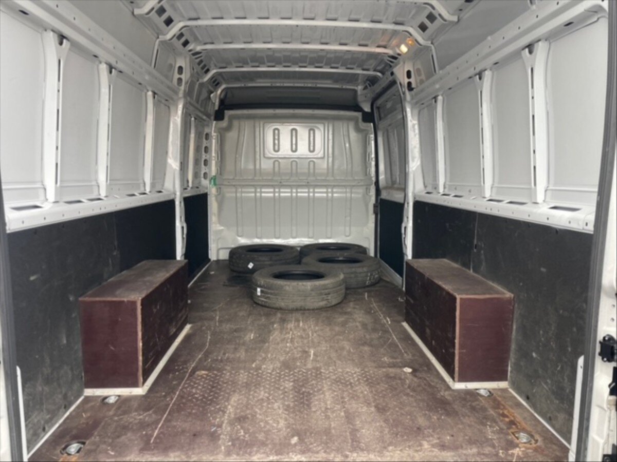 Opel Movano Skříň 2,2 l 121 kw