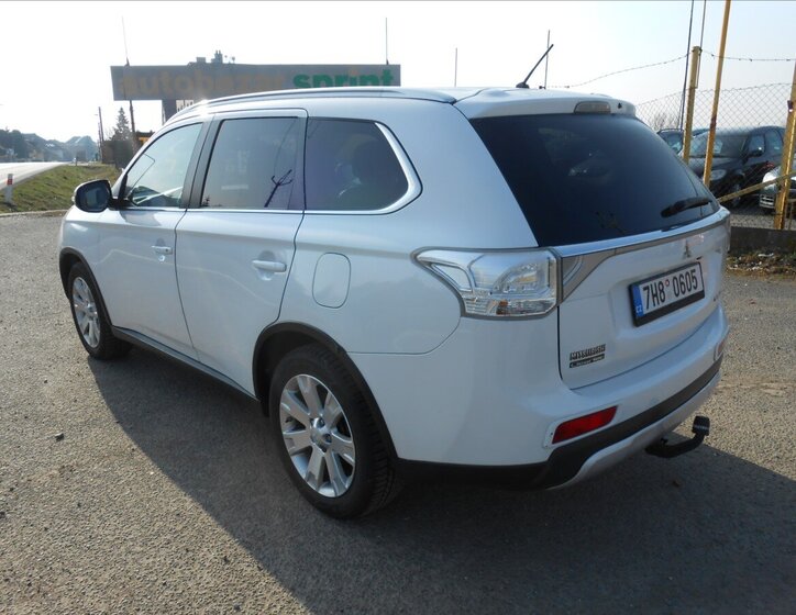 Mitsubishi Outlander Kombi 2,3 l 110 kw