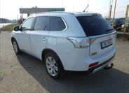 Mitsubishi Outlander Kombi 2,3 l 110 kw