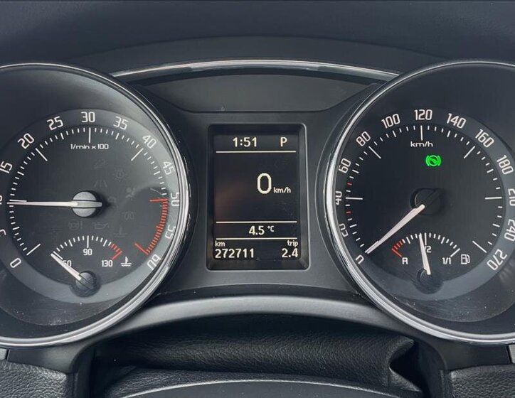 Škoda Superb Kombi 2,0 l 103 kw