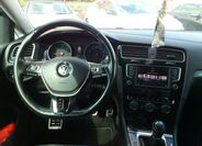 Volkswagen Golf 10