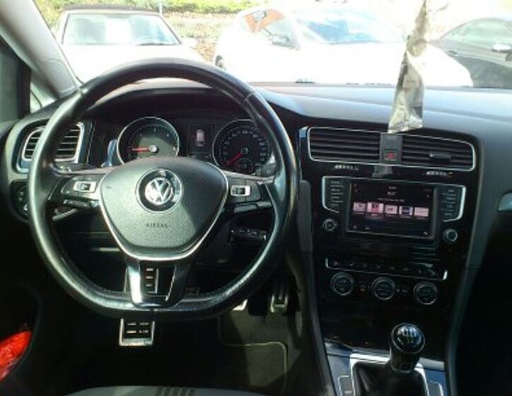Volkswagen Golf 10