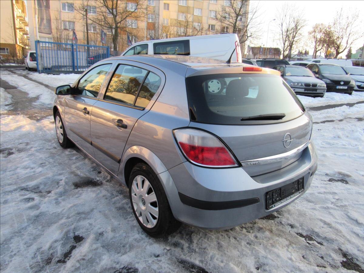 Opel Astra Hatchback 1,4 l 66 kw