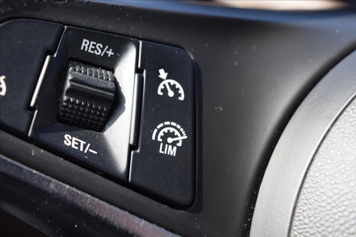 Opel Adam Hatchback 1,2 l 51 kw