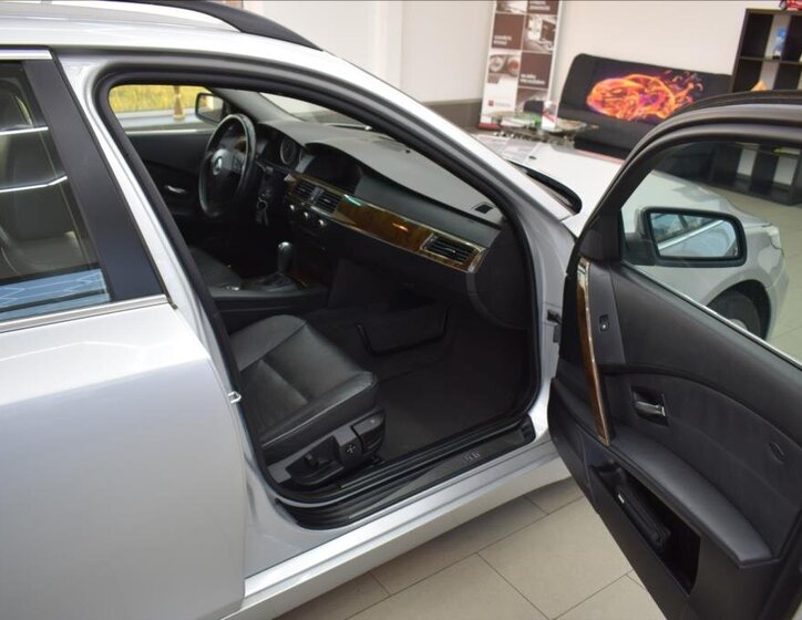 BMW Řada 5 Kombi 3,0 l 170 kw