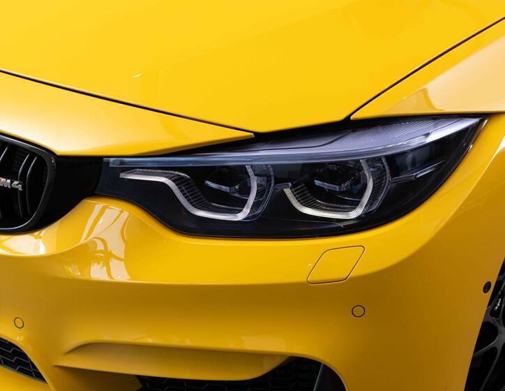 BMW M4 8