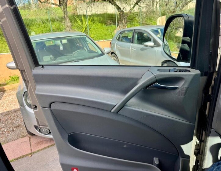 Mercedes-Benz Vito 14