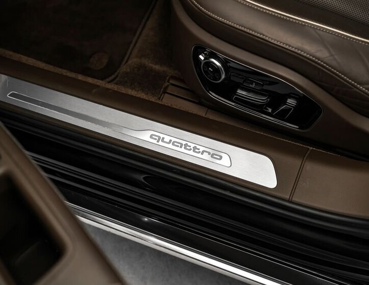 Audi A8 Sedan 4,1 l 283 kw