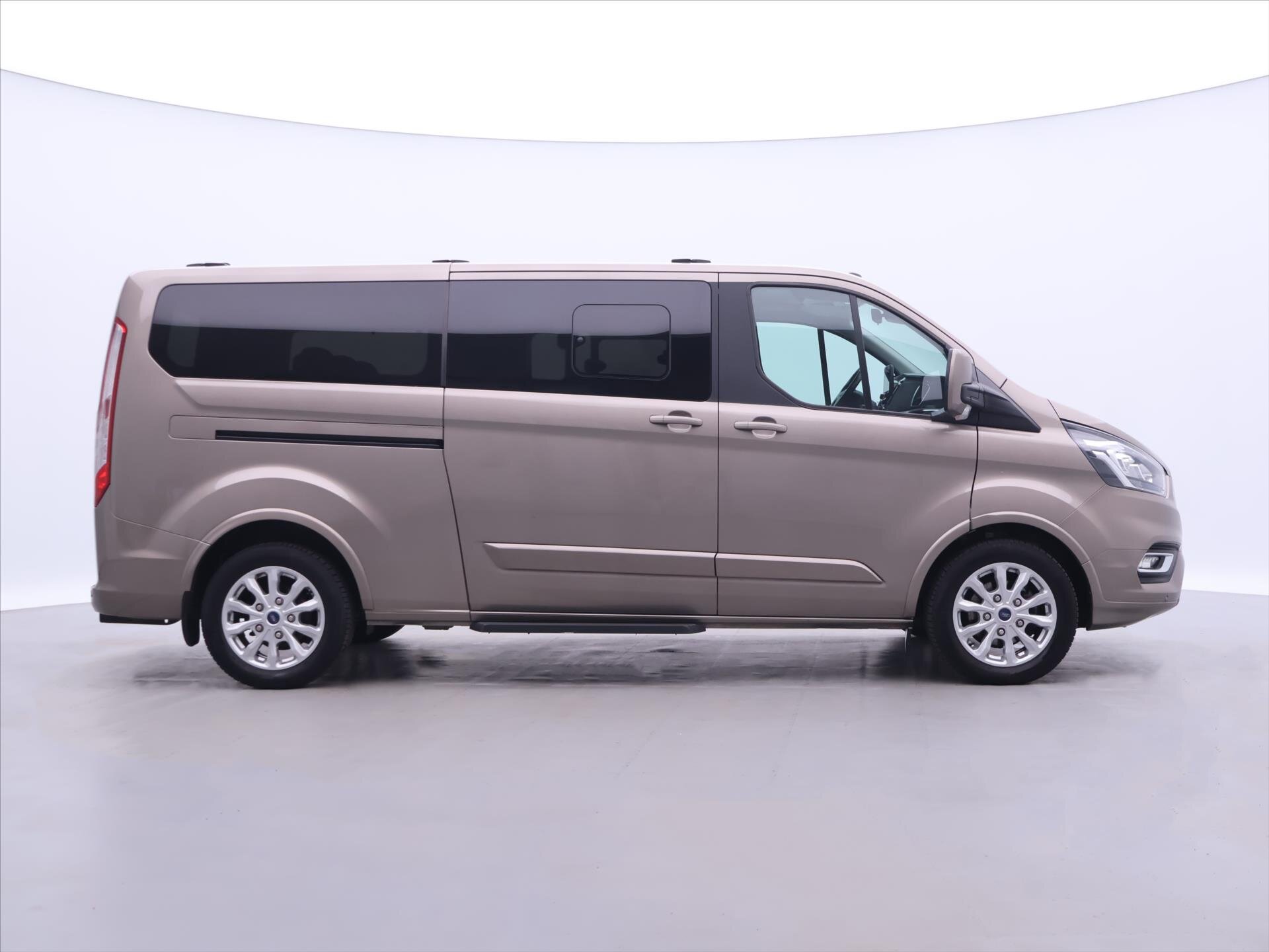Ford Tourneo Custom Kombi 2,0 l 125 kw