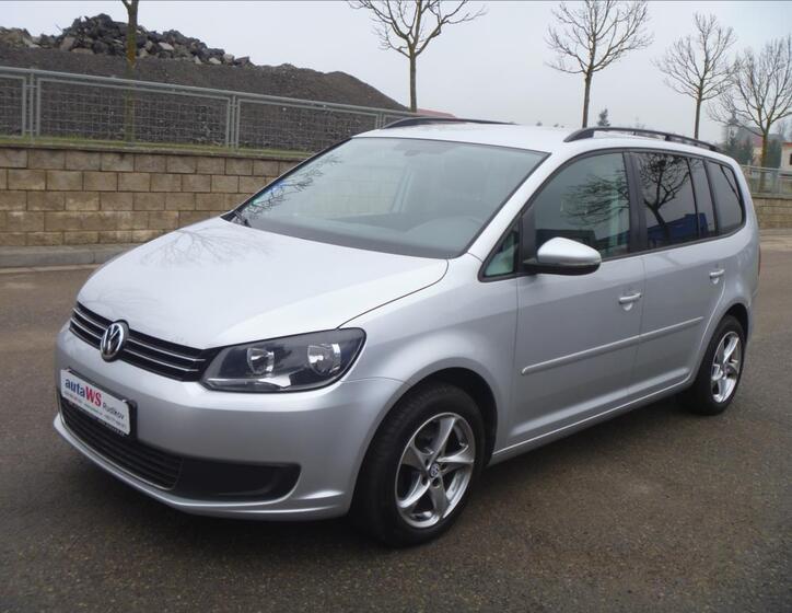 Volkswagen Touran 1