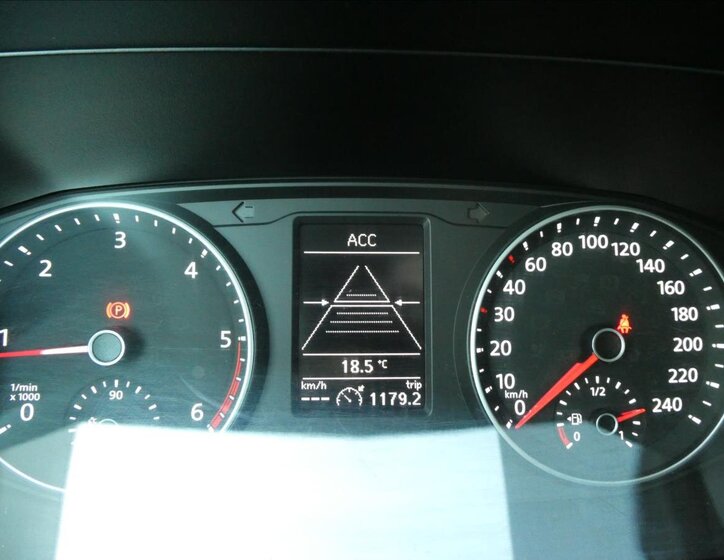 Volkswagen Multivan 32