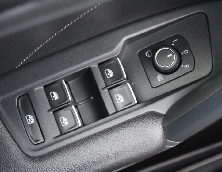 Volkswagen Tiguan 30