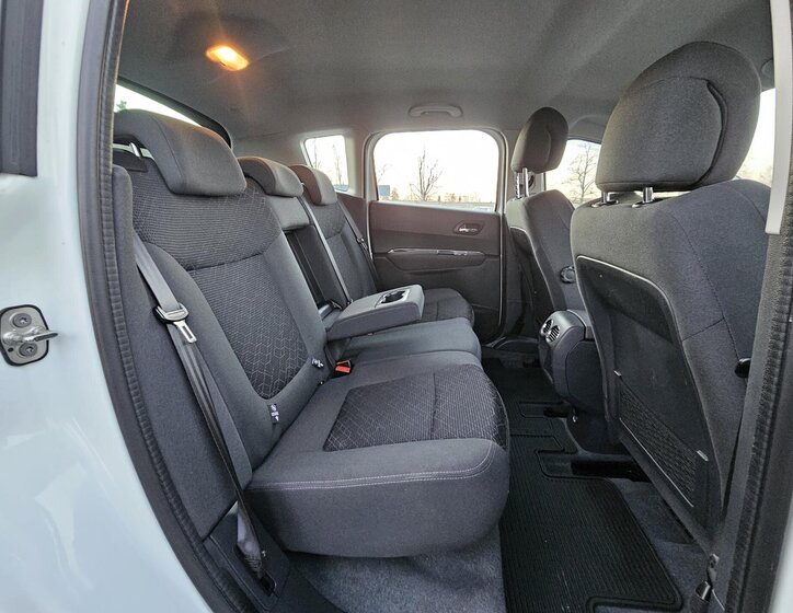 Peugeot 3008 SUV 1,2 l 96 kw