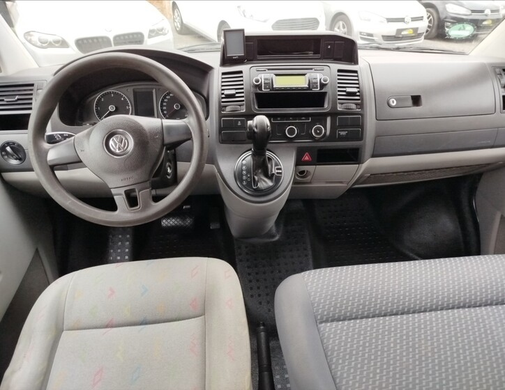 Volkswagen Transporter 9