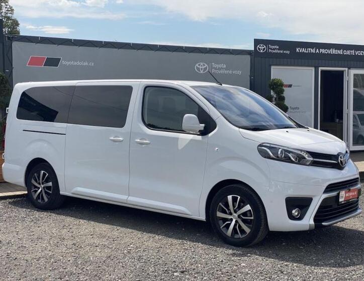 Toyota ProAce Verso 1