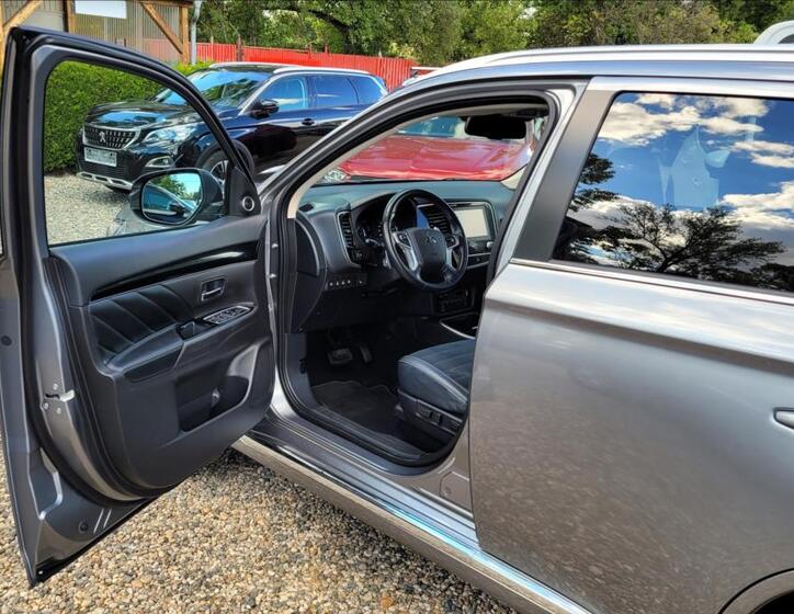 Mitsubishi Outlander 7