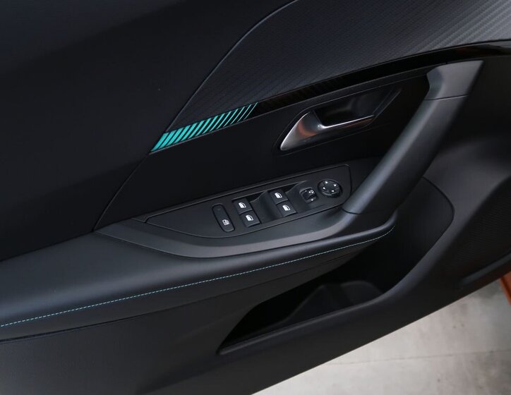 Peugeot 2008 SUV 1,2 l 74 kw