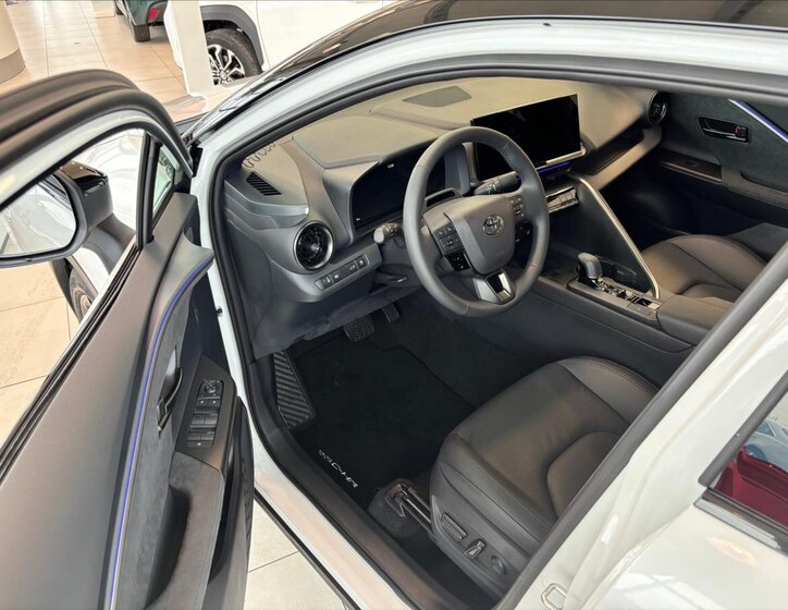 Toyota C-HR SUV 1,8 l 103 kw