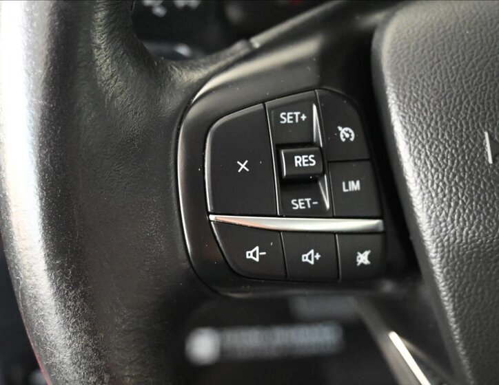 Ford Kuga SUV / Terénní 1,5 l 88 kw