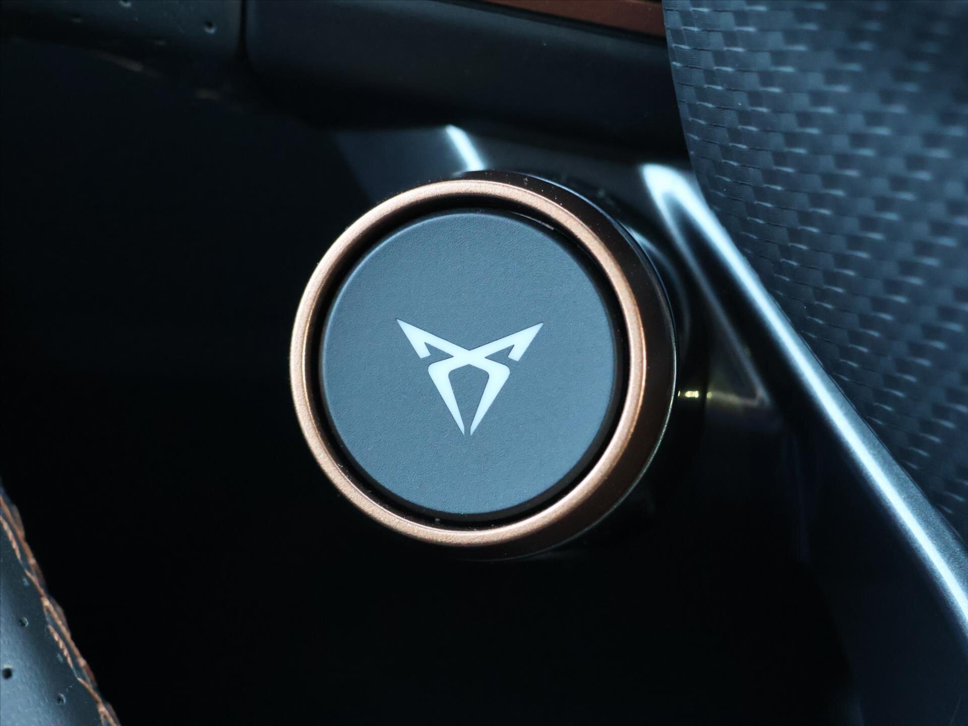 Cupra Formentor SUV / Terénní 2,0 l 228 kw