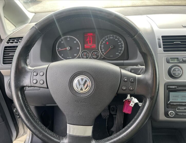 Volkswagen Touran 16