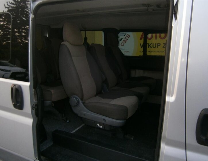 Peugeot Boxer Kombi 2,2 l 96 kw