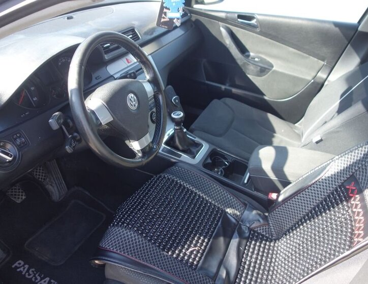 Volkswagen Passat Sedan 2,0 l 103 kw