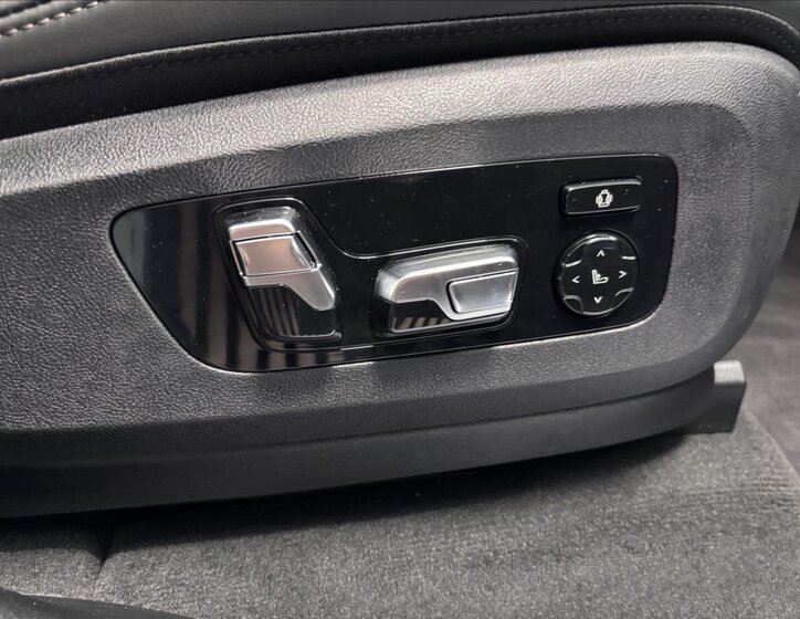 BMW X5 Kombi 3,0 l 210 kw