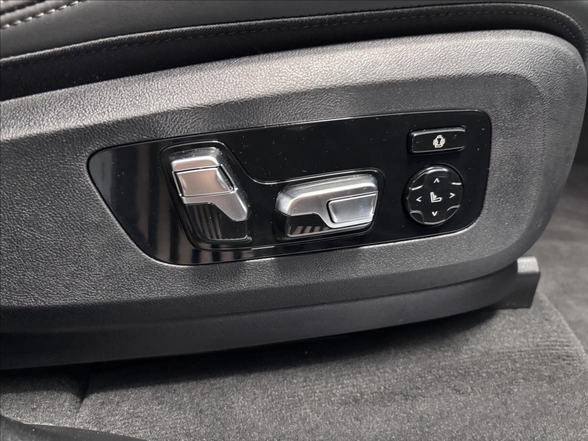 BMW X5 Kombi 3,0 l 210 kw